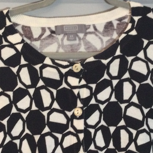 Pr of retro cardigan sweaters - Picture 3 of 10